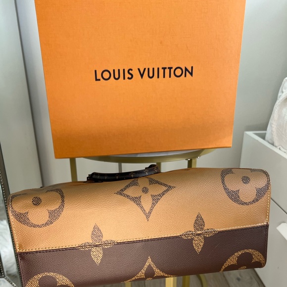 Excellent Condition Louis Vuitton OnTheGo MM - Picture 8 of 11